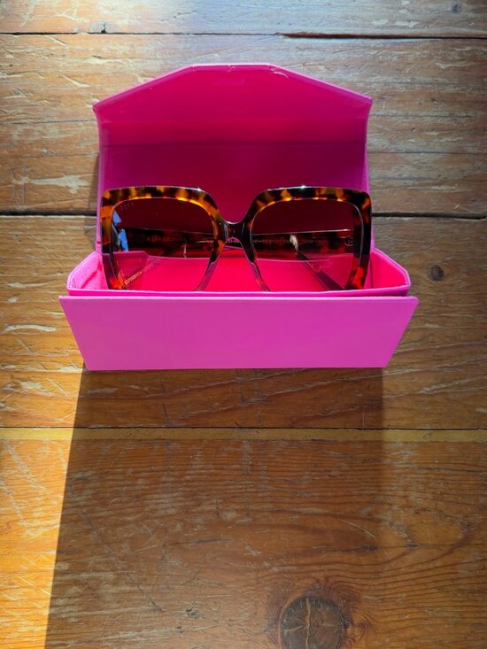 Diff Emily In Paris Sylvie brown and black tortoise sunglasses main image 7